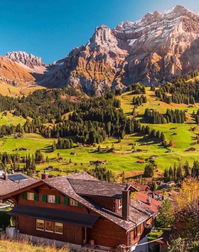 点击大图看下一张：瑞士的秋天美如一幅画的风景图片欣赏