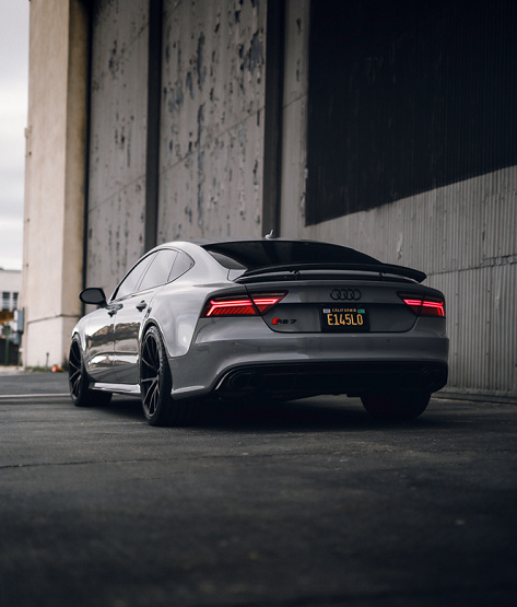 点击大图看下一张：银灰色奥迪RS7 Sportback图片欣赏