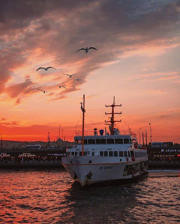 点击大图看下一张：就像油画中一样，火烧般的夕阳，伊斯坦布尔