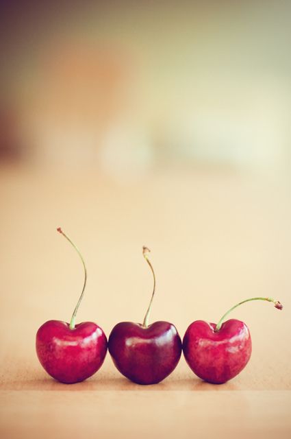点击大图看下一张：看到就想吃的水果-樱桃唯美图片