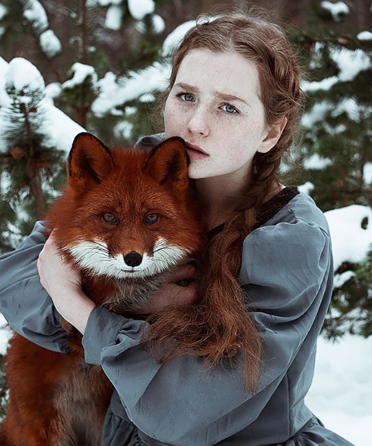 点击大图看下一张：红狐与少女，最美的化身，镜头中的童话世界