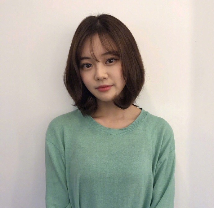 点击大图看下一张：韩国很有人气的女生短发发型合集