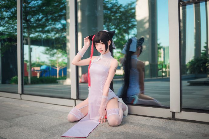 点击大图看下一张：cosplay性感丝袜大长腿舞小喵图片欣赏