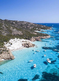 坐标——意大利的撒丁岛。是蓝宝石一样优雅