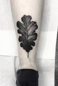 黑色的一组树叶纹身图案作品9张