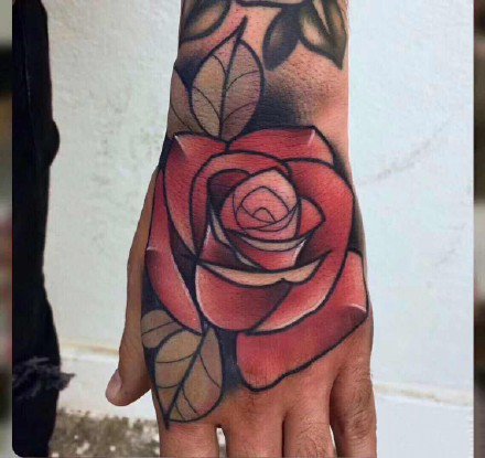 点击大图看下一张：纹在手背的红色school玫瑰纹身作品9张