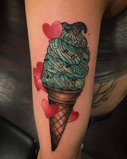 点击大图看下一张：让人忍不住舔一口的冰淇淋纹身图案作品
