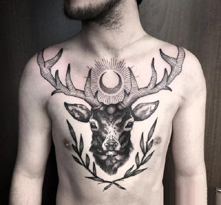 点击大图看下一张：男性花胸：一组男士胸前霸气的花胸纹身图案