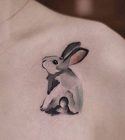 点击大图看下一张：很可爱的一组小兔子纹身图案欣赏
