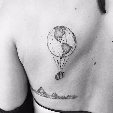 点击大图看下一张：地球纹身：一组地球图形的创意纹身图案9张