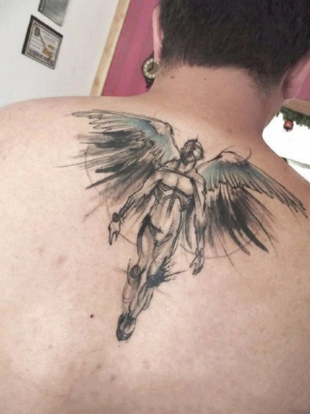 点击大图看下一张：带双羽翼的一组黑灰天使纹身图案
