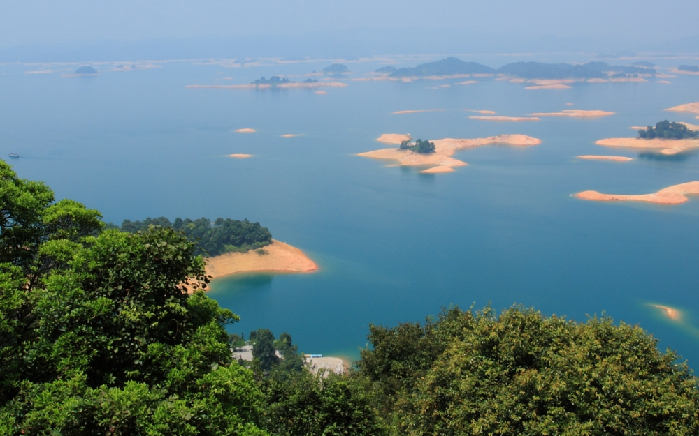 点击大图看下一张：广东河源万绿湖风景图片欣赏