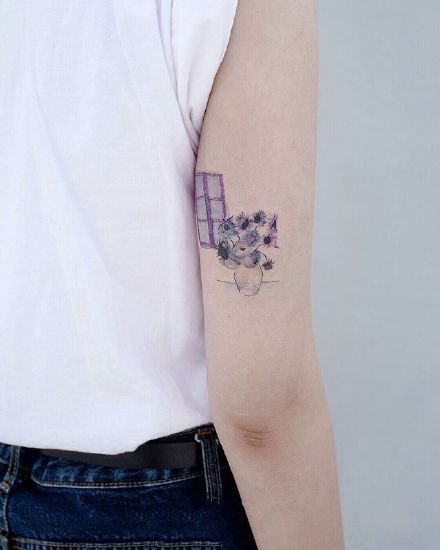 点击大图看下一张：19张好看的手臂小清新简约花朵纹身图案