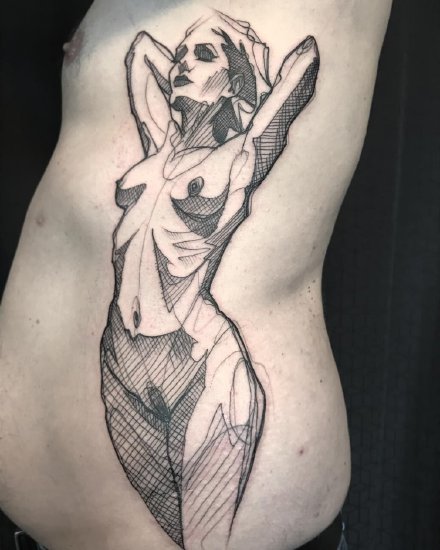 点击大图看下一张：裸女郎+纹在身上的一组裸体女郎纹身图案