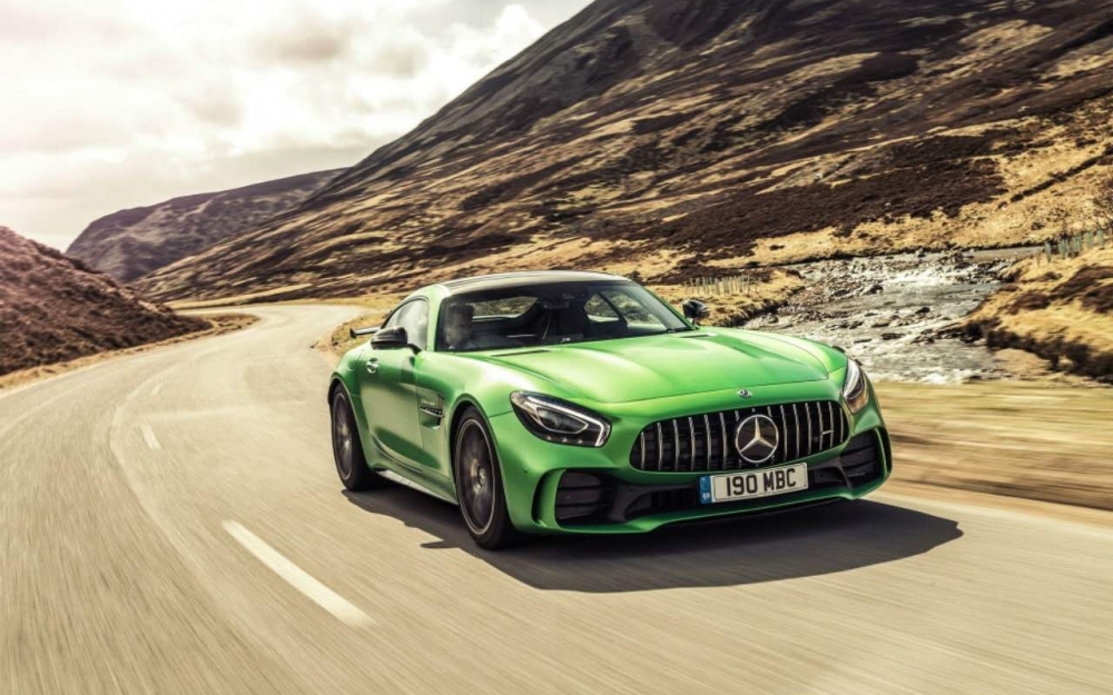 点击大图看下一张：宝马AMG GTR新款绿色汽车图片壁纸