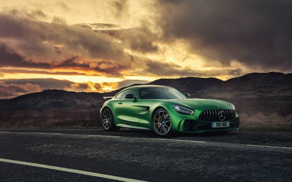 点击大图看下一张：宝马AMG GTR新款绿色汽车图片壁纸