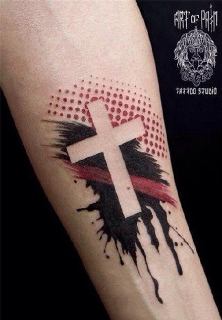 点击大图看下一张：宗教人士喜欢的一组十字架纹身图片