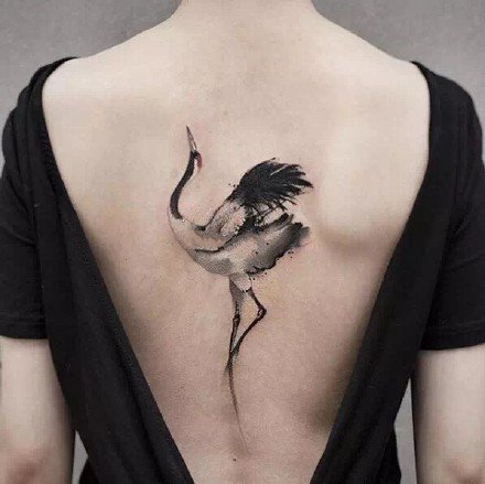 点击大图看下一张：中国风的一组水墨仙鹤纹身作品图片