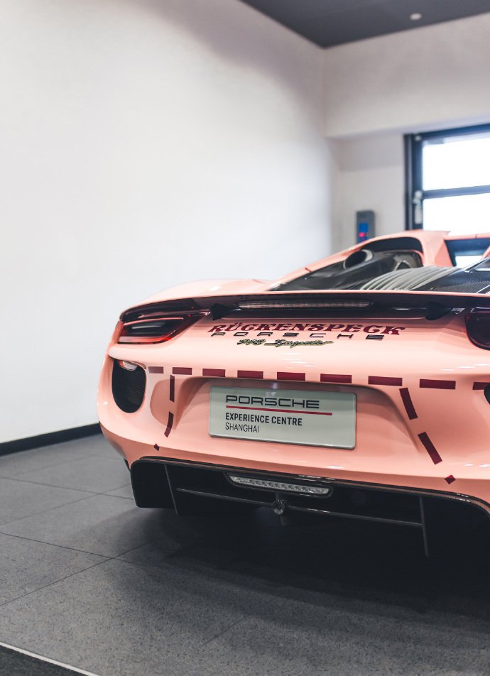 点击大图看下一张：Porsche 918 Spyder “Pink Pig” 粉cars01豪车拍摄图