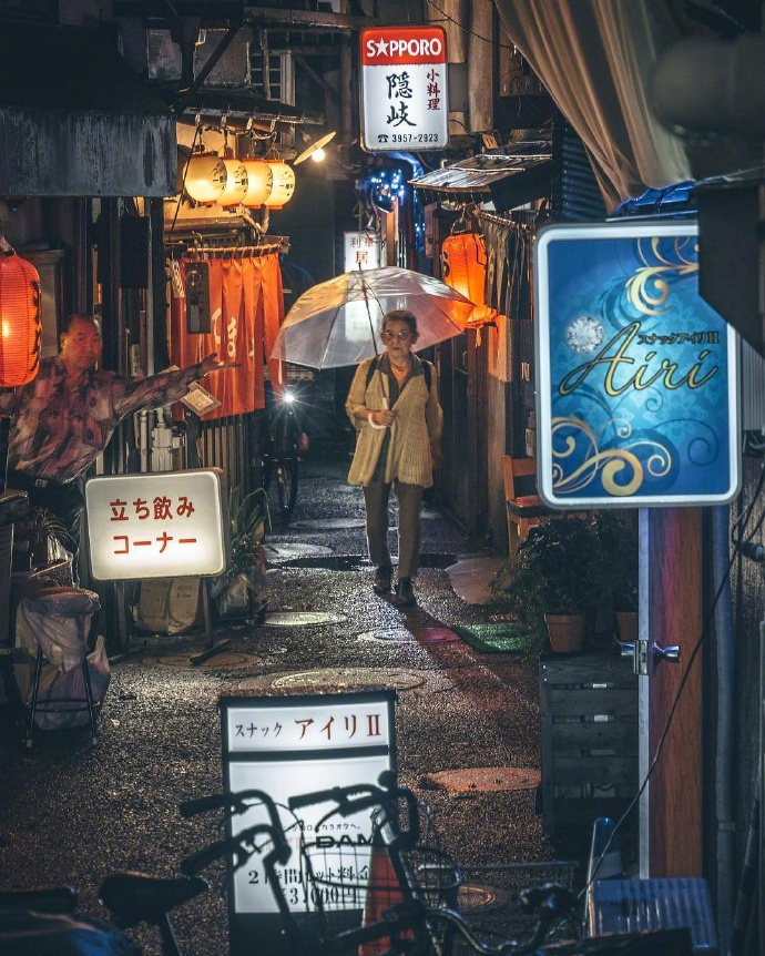 点击大图看下一张：从商贩到夜间小巷，摄影师RK用iPhone记录下的日本