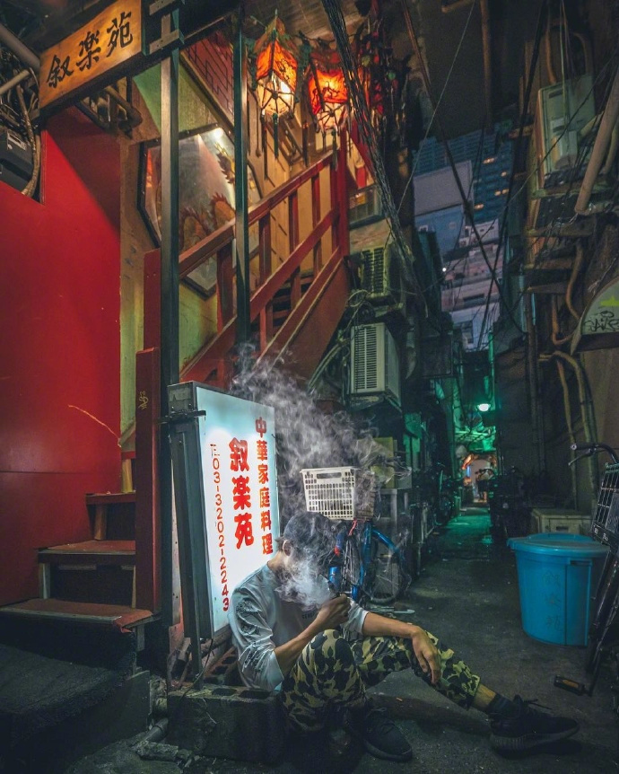 点击大图看下一张：从商贩到夜间小巷，摄影师RK用iPhone记录下的日本