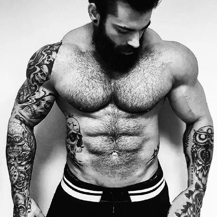 点击大图看下一张：一组有纹身的肌肉型男帅哥图片