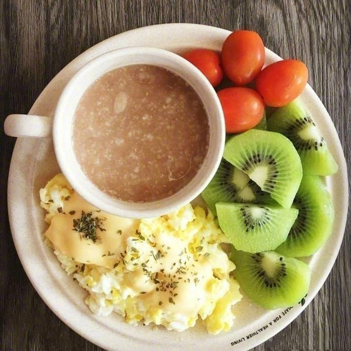 点击大图看下一张：这份减脂早餐，送给正在减脂的你
