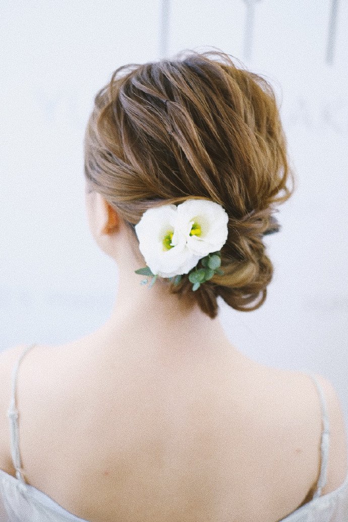 点击大图看下一张：自然簡約永恆的新娘发型造型参考