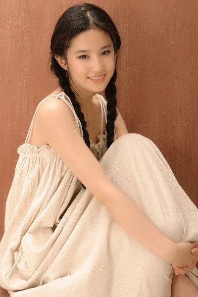 点击大图看下一张：神仙姐姐 刘亦菲早期写真  清纯又甜美