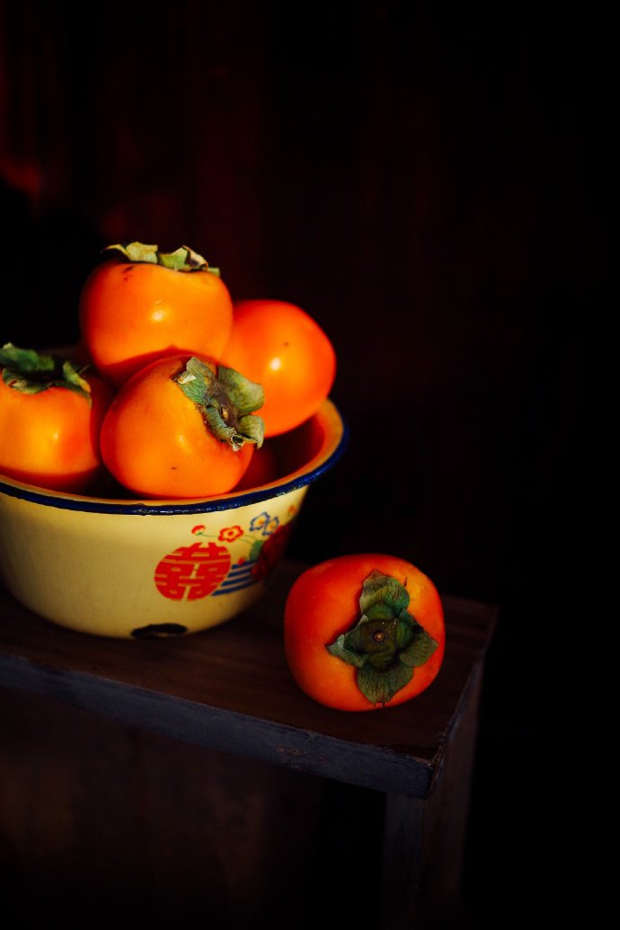 点击大图看下一张：一组复古感 时代感的柿子图片