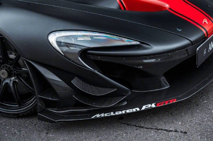 点击大图看下一张：黑色加上红色的点缀超炫酷的迈凯伦P 1 GTR