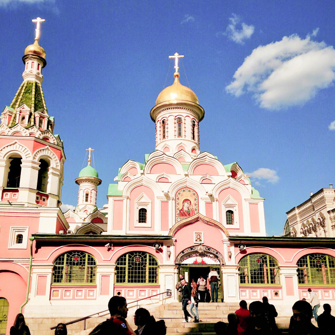 点击大图看下一张：莫斯科城市的色彩就像童话世界的颜色