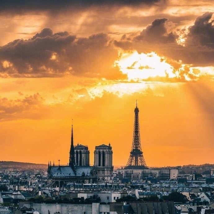 点击大图看下一张：巴黎的黄昏真是是特别美