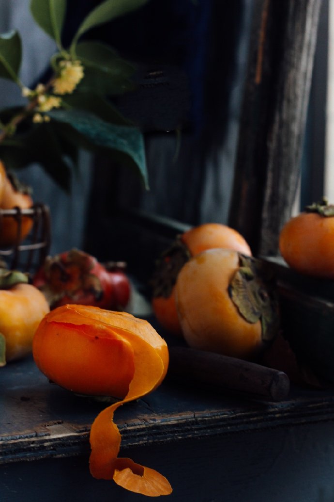 点击大图看下一张：一组暖色系列的柿子图片欣赏