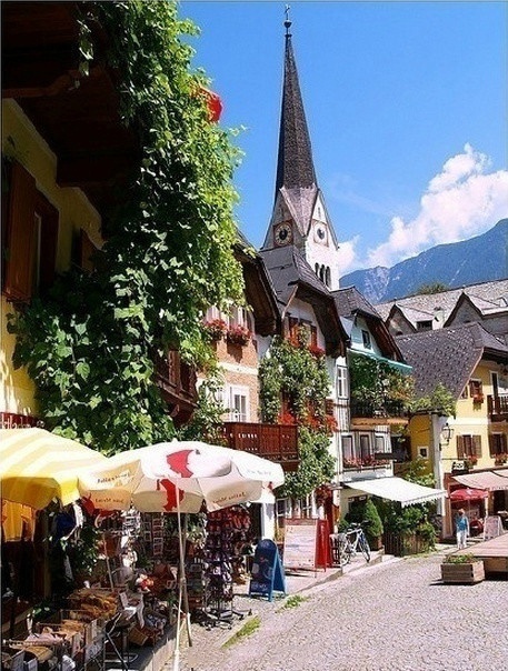 点击大图看下一张：哈尔施塔特镇是奥地利最古老的小镇，被誉为“来自天堂的明信片
