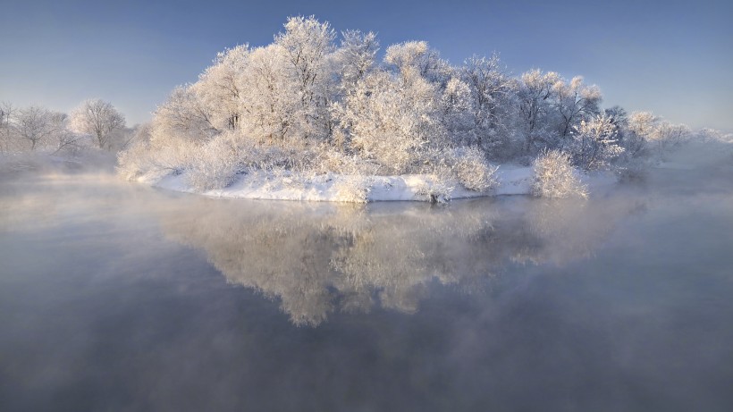 点击大图看下一张：白雪皑皑的景色图片