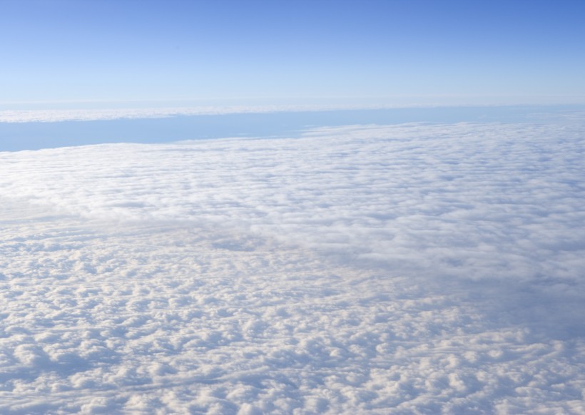 点击大图看下一张：变幻莫测的云彩图片
