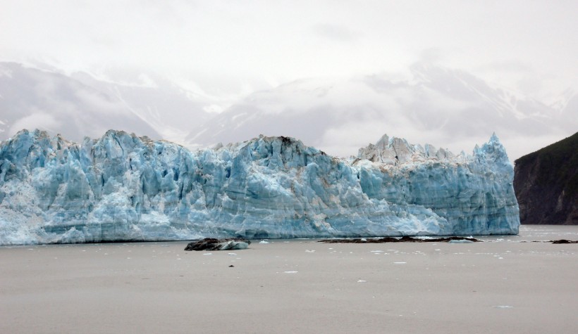 点击大图看下一张：壮美的冰川图片
