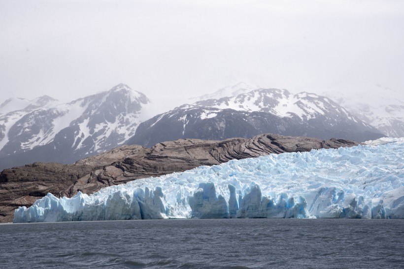 点击大图看下一张：壮美的冰川图片