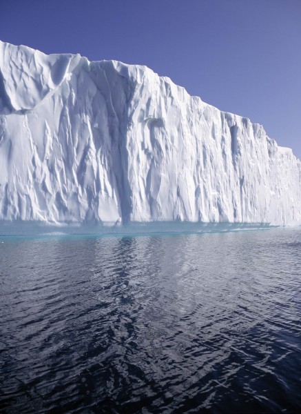 点击大图看下一张：北极冰山图片