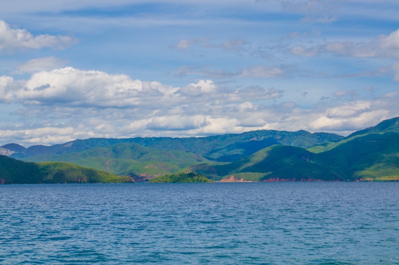 点击大图看下一张：泸沽湖之布瓦岛风景图片