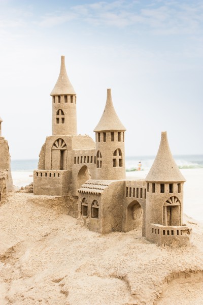 点击大图看下一张：创意沙雕城堡图片
