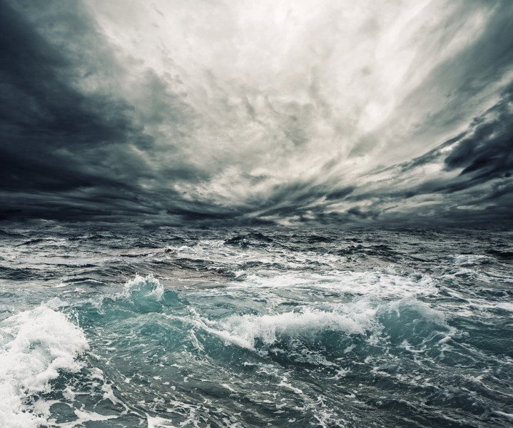点击大图看下一张：大海风暴天气图片