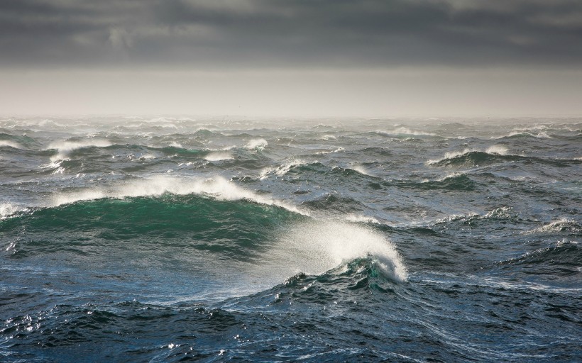 点击大图看下一张：大海海洋海浪图片