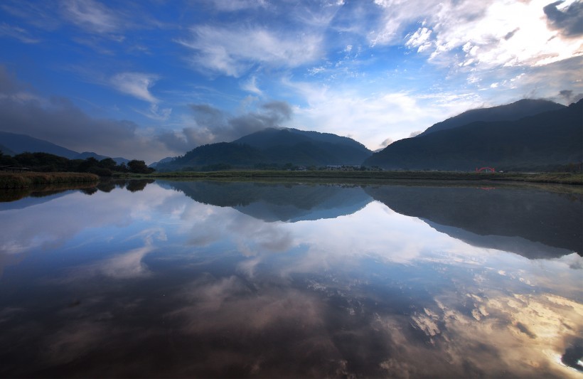 点击大图看下一张：湖北神农架大九湖风景图片
