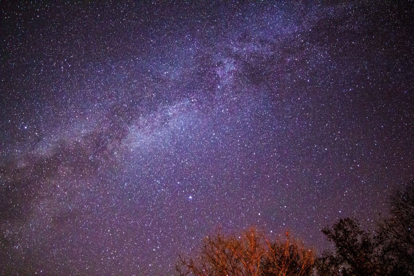 点击大图看下一张：繁星点点的夜空图片