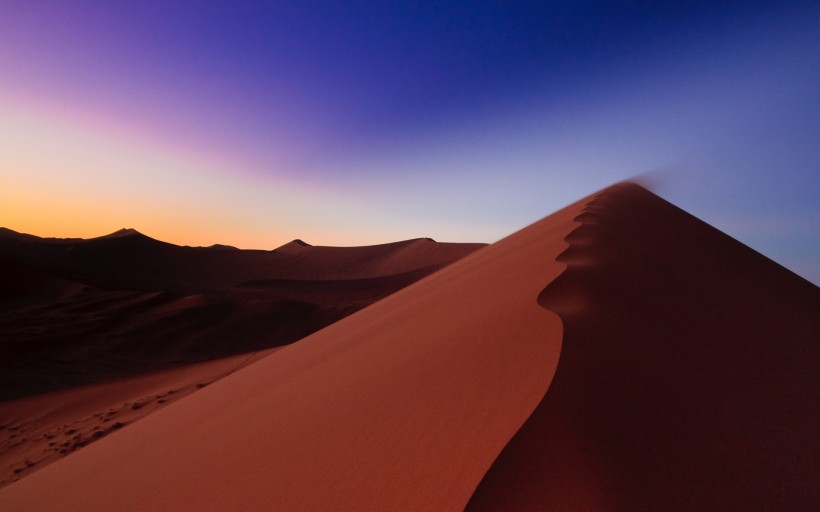 点击大图看下一张：高清沙漠风景图片