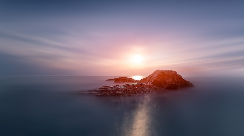 点击大图看下一张：海上日落风景图片