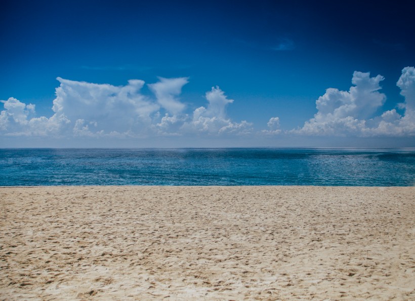 点击大图看下一张：美丽的海滩图片