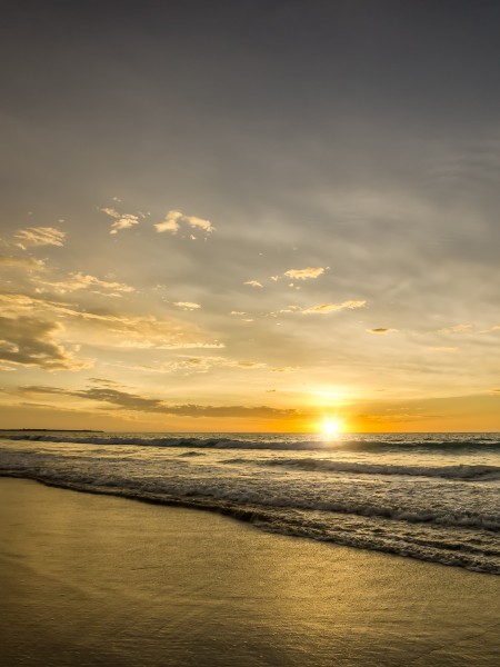 点击大图看下一张：黄昏海滩风景图片
